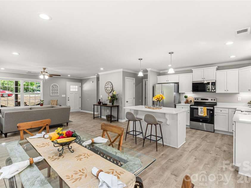2489 Pineview Drive, Lancaster, SC 29720.  MLS# CAR4392390, YatesRealty ID 30980. 