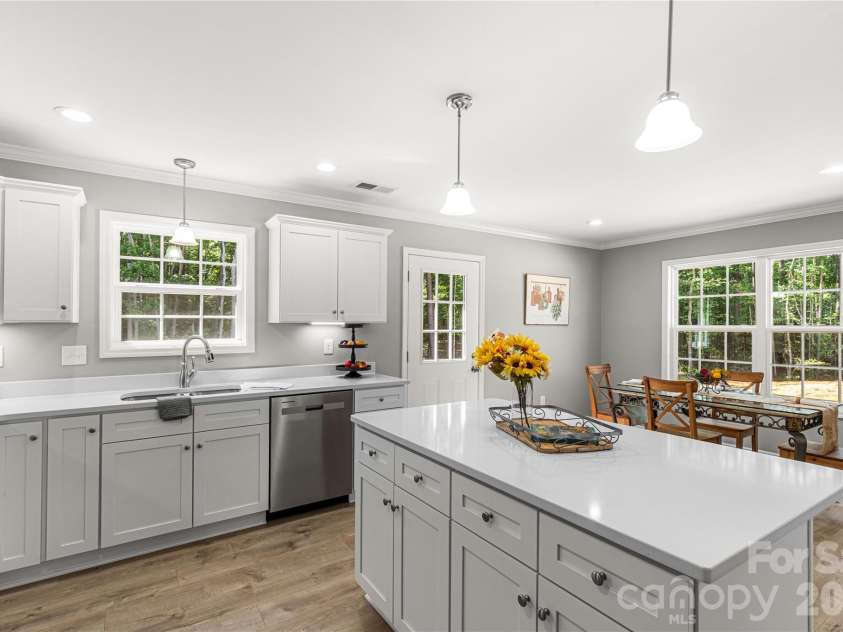 2489 Pineview Drive, Lancaster, SC 29720.  MLS# CAR4392390, YatesRealty ID 30980. 