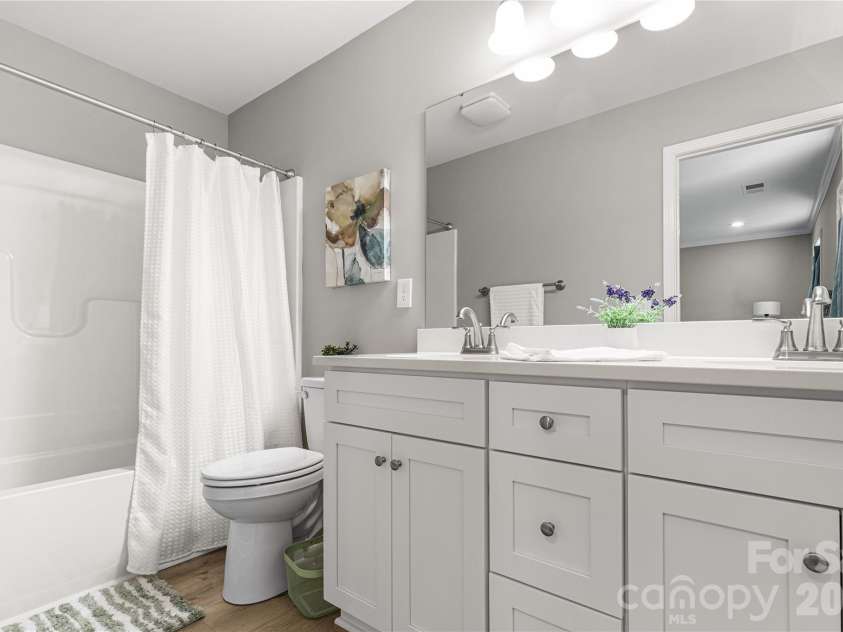 2489 Pineview Drive, Lancaster, SC 29720.  MLS# CAR4392390, YatesRealty ID 30980. 