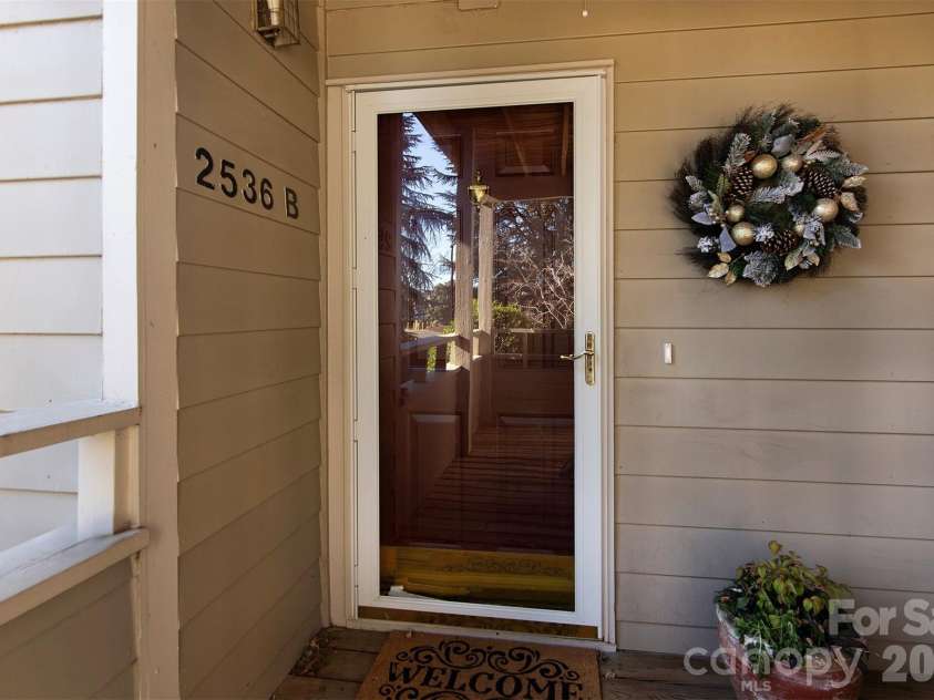 2536 Stradbrook Drive, Charlotte, NC 28210.  MLS# CAR4322236, YatesRealty ID 30981. 