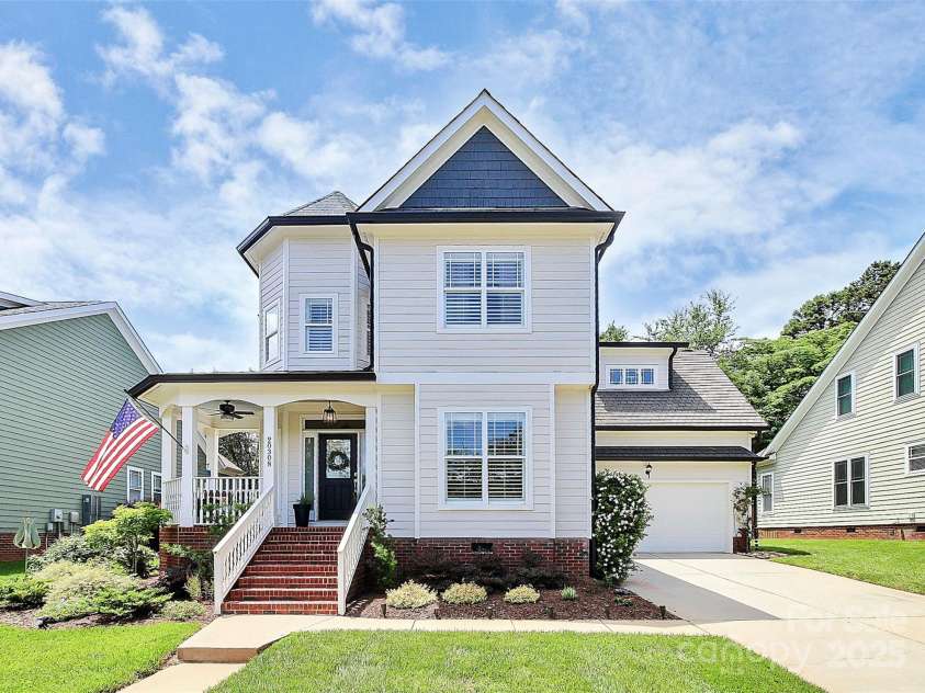 20308 Colony Point Lane, Cornelius, NC 28031.  MLS# CAR4289627, YatesRealty ID 30982. 