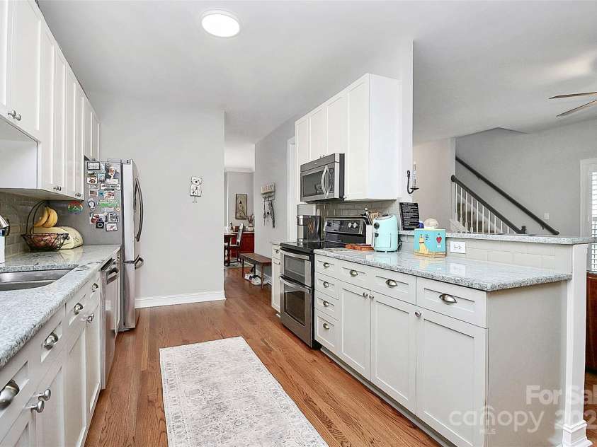 20308 Colony Point Lane, Cornelius, NC 28031.  MLS# CAR4289627, YatesRealty ID 30982. 