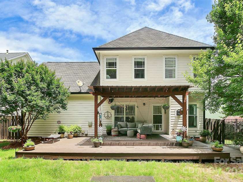 20308 Colony Point Lane, Cornelius, NC 28031.  MLS# CAR4289627, YatesRealty ID 30982. 