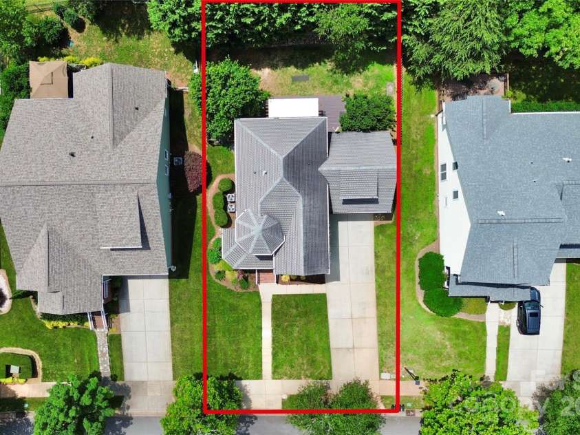 20308 Colony Point Lane, Cornelius, NC 28031.  MLS# CAR4289627, YatesRealty ID 30982. 