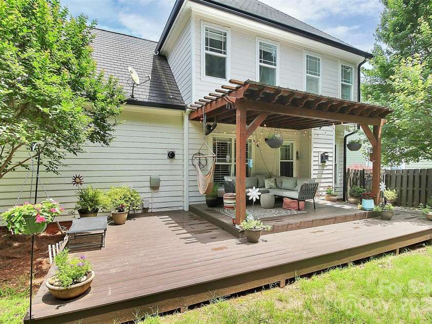 20308 Colony Point Lane, Cornelius, NC 28031.  MLS# CAR4289627, YatesRealty ID 30982. 