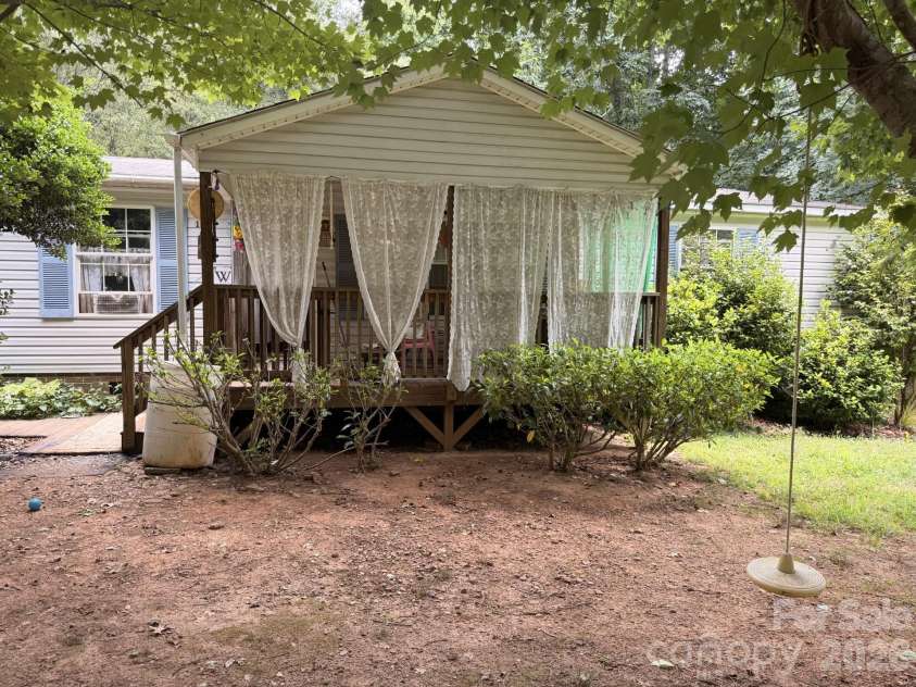 115 Stampede Drive, Statesville, NC 28625.  MLS# CAR4389614, YatesRealty ID 30983. 