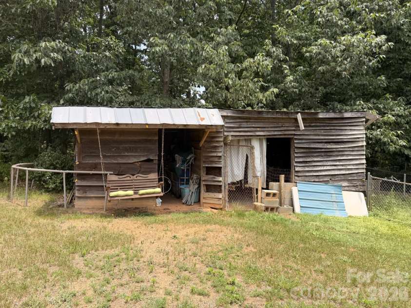 115 Stampede Drive, Statesville, NC 28625.  MLS# CAR4389614, YatesRealty ID 30983. 