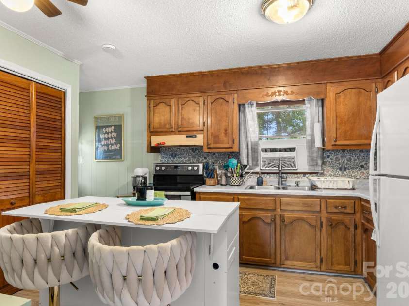 317 Willow Street, Stanley, NC 28164.  MLS# CAR4381816, YatesRealty ID 30984. 