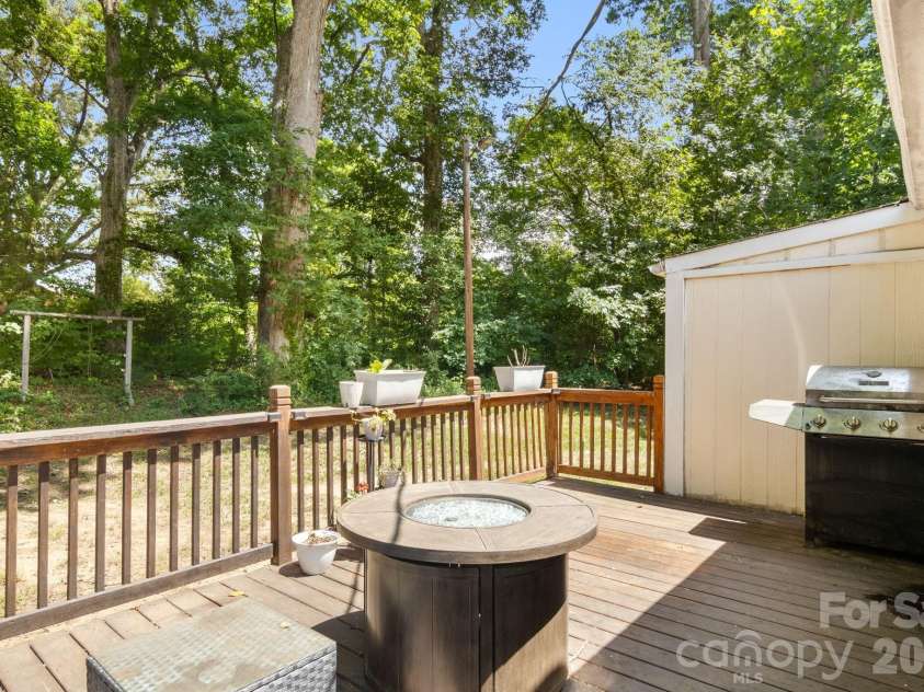 317 Willow Street, Stanley, NC 28164.  MLS# CAR4381816, YatesRealty ID 30984. 