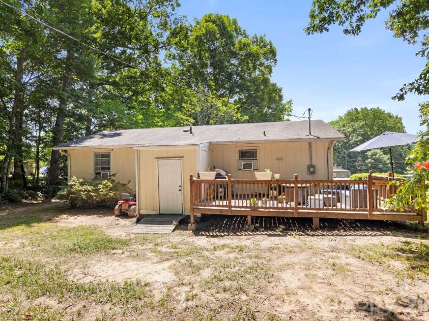 317 Willow Street, Stanley, NC 28164.  MLS# CAR4381816, YatesRealty ID 30984. 