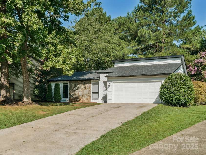 7210 Tressel Lane, Mint Hill, NC 28227.  MLS# CAR4285605, YatesRealty ID 30984. 