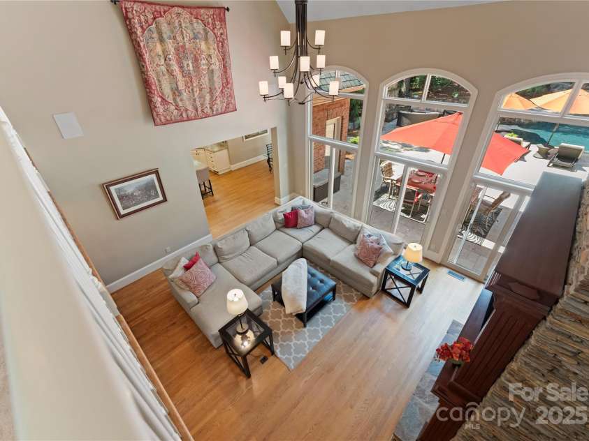 18600 River Falls Drive, Davidson, NC 28036.  MLS# CAR4231533, YatesRealty ID 30985. Two Story Great Room.