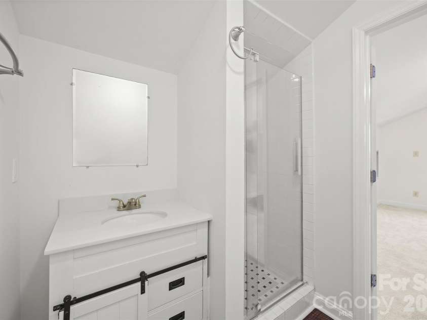3101 Mckee Road, Charlotte, NC 28270.  MLS# CAR4389942, YatesRealty ID 30986. 3rd Full Bathroom above Family Room