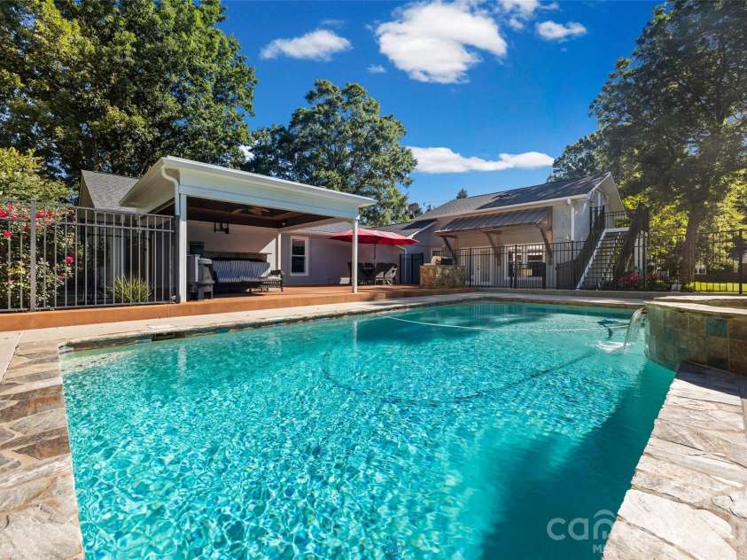 3101 Mckee Road, Charlotte, NC 28270.  MLS# CAR4389942, YatesRealty ID 30986. 