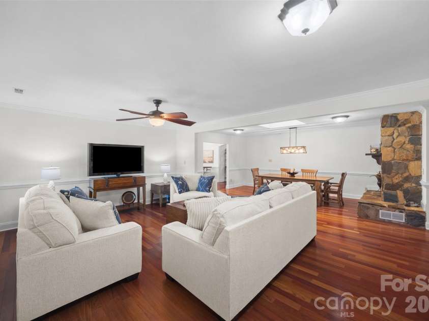 3101 Mckee Road, Charlotte, NC 28270.  MLS# CAR4389942, YatesRealty ID 30986. 