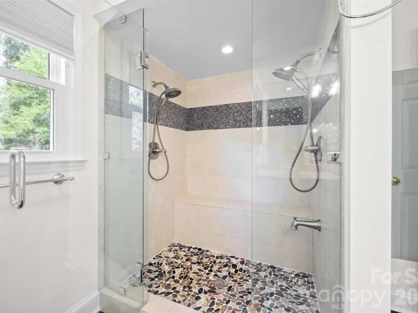 3101 Mckee Road, Charlotte, NC 28270.  MLS# CAR4389942, YatesRealty ID 30986. 