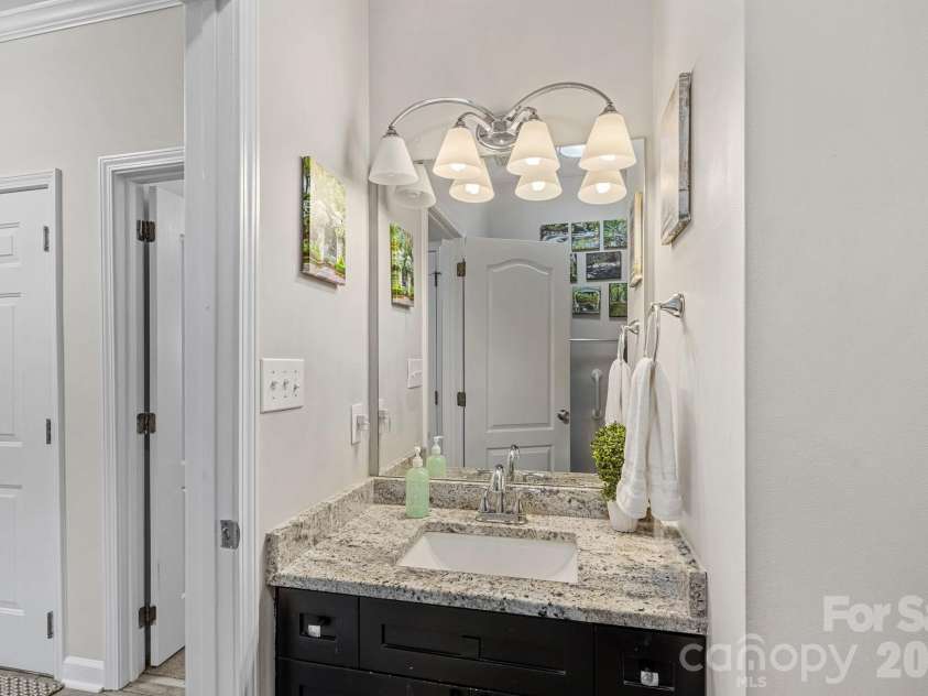 18609 Harborside Drive, Cornelius, NC 28031.  MLS# CAR4383156, YatesRealty ID 30987. Guest Bathroom, recenlty updated.