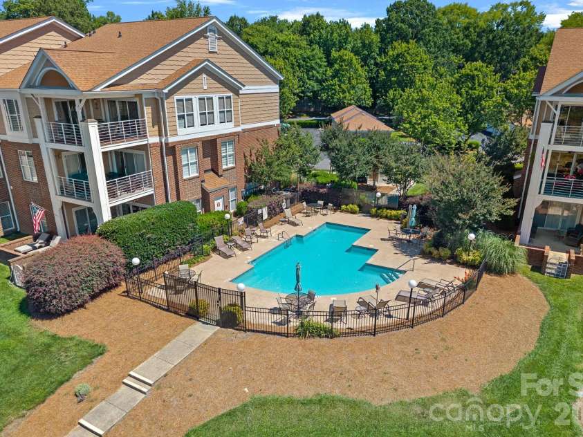 18609 Harborside Drive, Cornelius, NC 28031.  MLS# CAR4383156, YatesRealty ID 30987. Welcome to the Villas at Harborside!