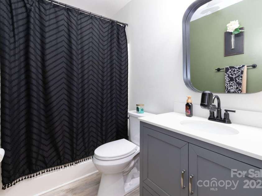 94 Fairhaven Street, Clyde, NC 28721.  MLS# CAR4279982, YatesRealty ID 30987. Full Bath