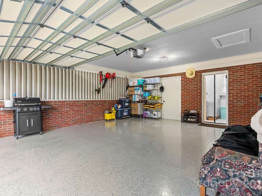 2761 Highland Avenue, Hickory, NC 28601.  MLS# CAR4287966, YatesRealty ID 30988. 