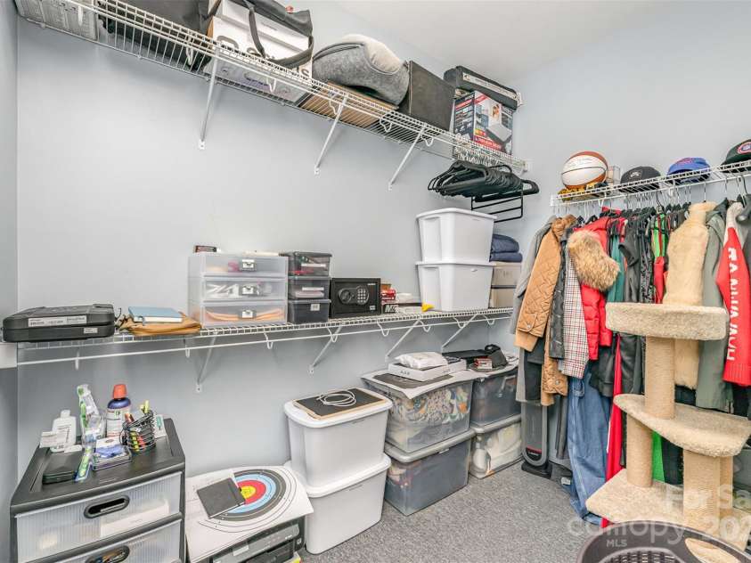 305 Mcninch Street, Charlotte, NC 28202.  MLS# CAR4284087, YatesRealty ID 30989. 