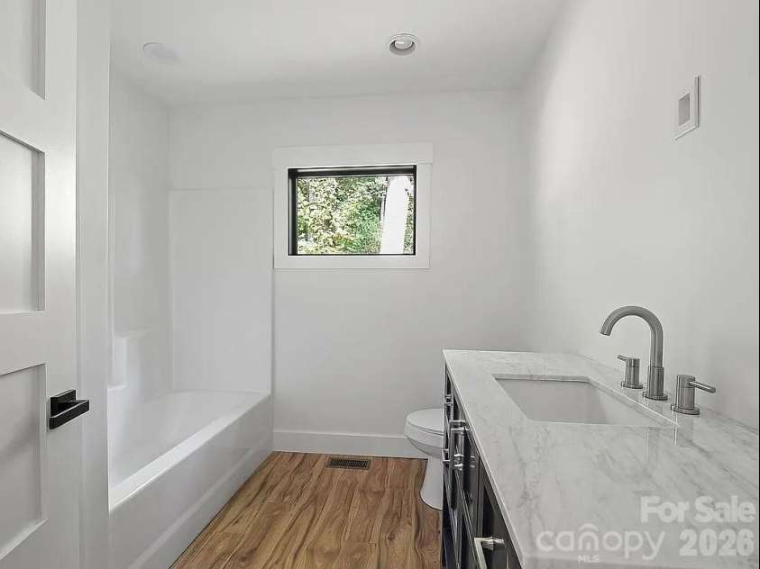 384 Cascada Vista Drive, Chimney Rock, NC 28720.  MLS# CAR4341882, YatesRealty ID 3099. 