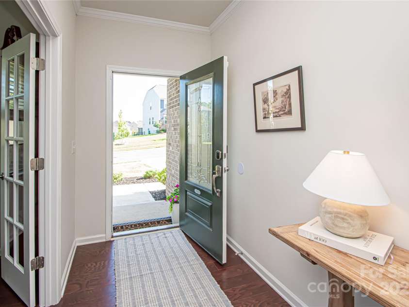 17637 Snug Harbor Road, Charlotte, NC 28278.  MLS# CAR4283392, YatesRealty ID 30990. Home has engineer wood flooring throughout main level.