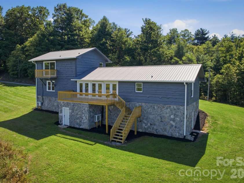 822 Windy Mountain Road, Deep Gap, NC 28618.  MLS# CAR4373074, YatesRealty ID 30990. 