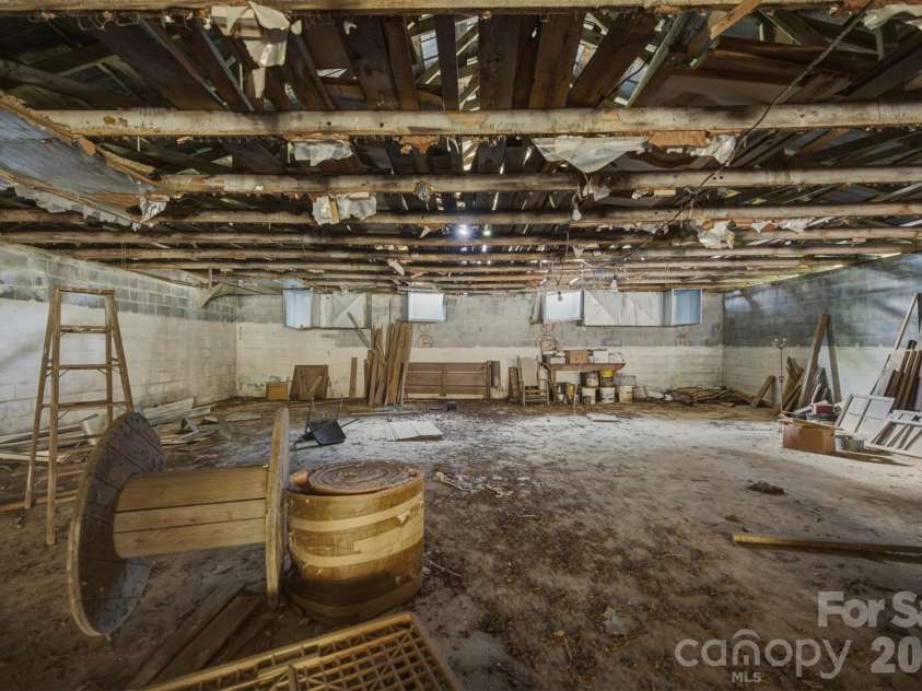 822 Windy Mountain Road, Deep Gap, NC 28618.  MLS# CAR4373074, YatesRealty ID 30990. 