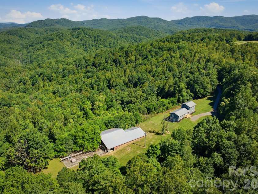822 Windy Mountain Road, Deep Gap, NC 28618.  MLS# CAR4373074, YatesRealty ID 30990. 