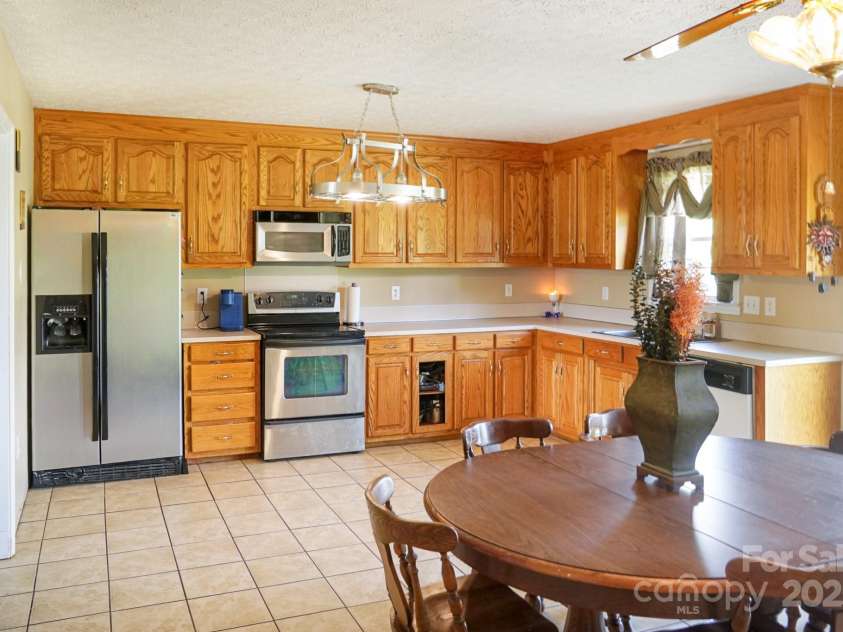 4118 NC 182 Highway, Crouse, NC 28033.  MLS# CAR4284836, YatesRealty ID 30991. Kitchen
