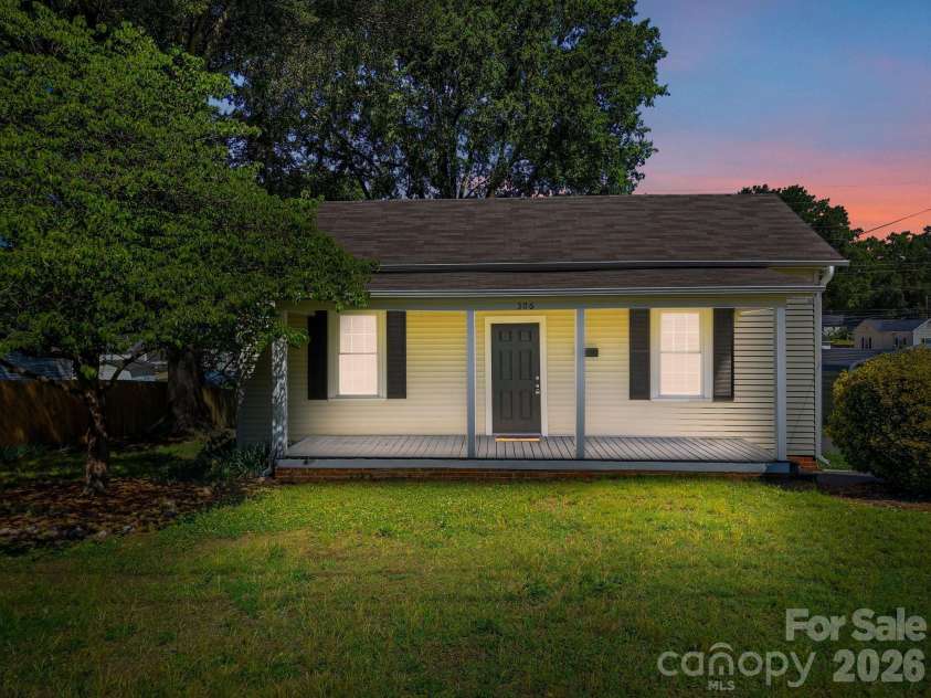 306 York Avenue, Kannapolis, NC 28083.  MLS# CAR4393468, YatesRealty ID 30992. 
