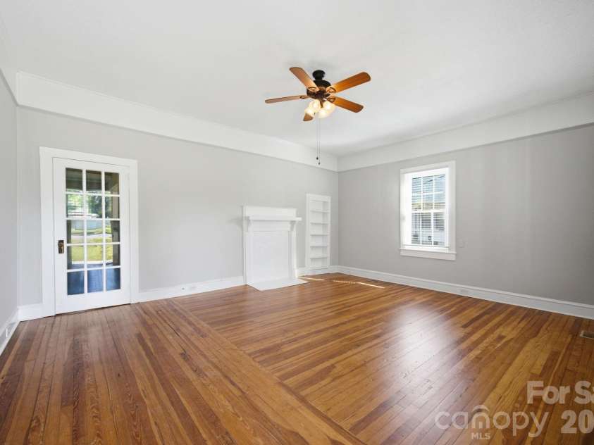 306 York Avenue, Kannapolis, NC 28083.  MLS# CAR4393468, YatesRealty ID 30992. 