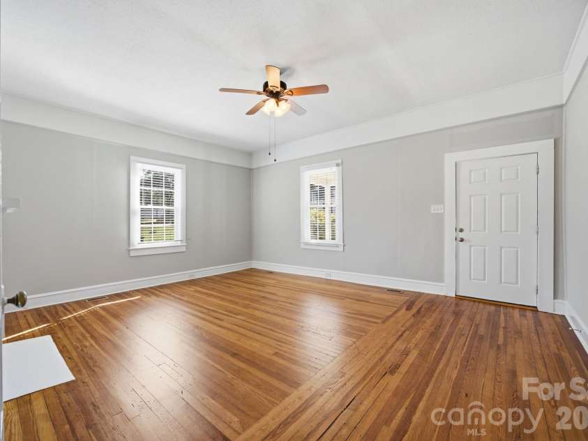 306 York Avenue, Kannapolis, NC 28083.  MLS# CAR4393468, YatesRealty ID 30992. 