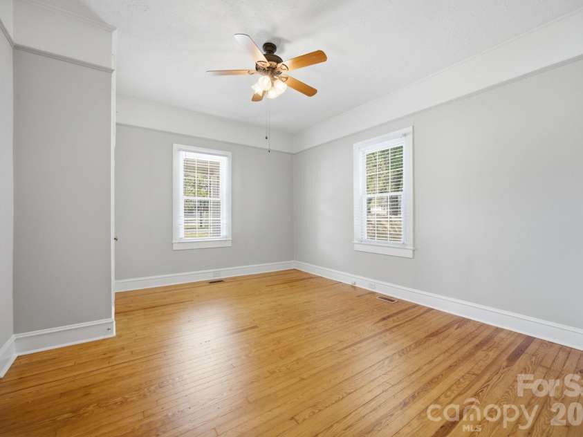 306 York Avenue, Kannapolis, NC 28083.  MLS# CAR4393468, YatesRealty ID 30992. 