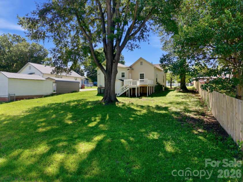 306 York Avenue, Kannapolis, NC 28083.  MLS# CAR4393468, YatesRealty ID 30992. 