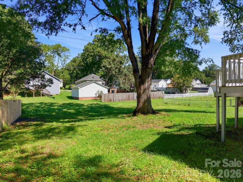 306 York Avenue, Kannapolis, NC 28083.  MLS# CAR4393468, YatesRealty ID 30992. 