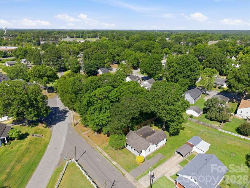 306 York Avenue, Kannapolis, NC 28083.  MLS# CAR4393468, YatesRealty ID 30992. 