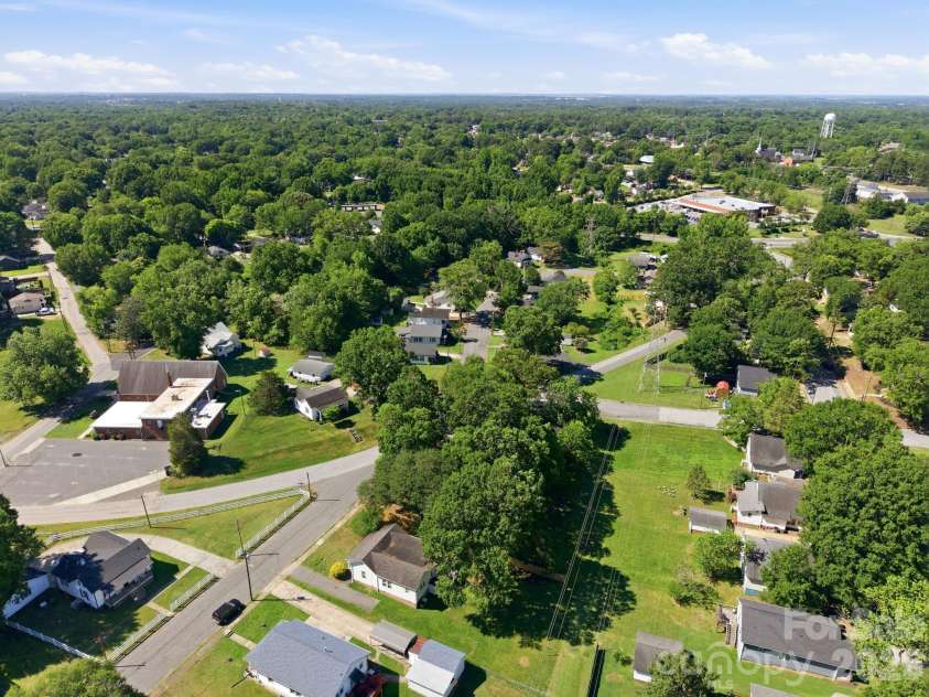 306 York Avenue, Kannapolis, NC 28083.  MLS# CAR4393468, YatesRealty ID 30992. 