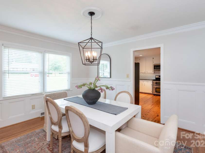 4643 Addison Drive, Charlotte, NC 28211.  MLS# CAR4287525, YatesRealty ID 30992. 