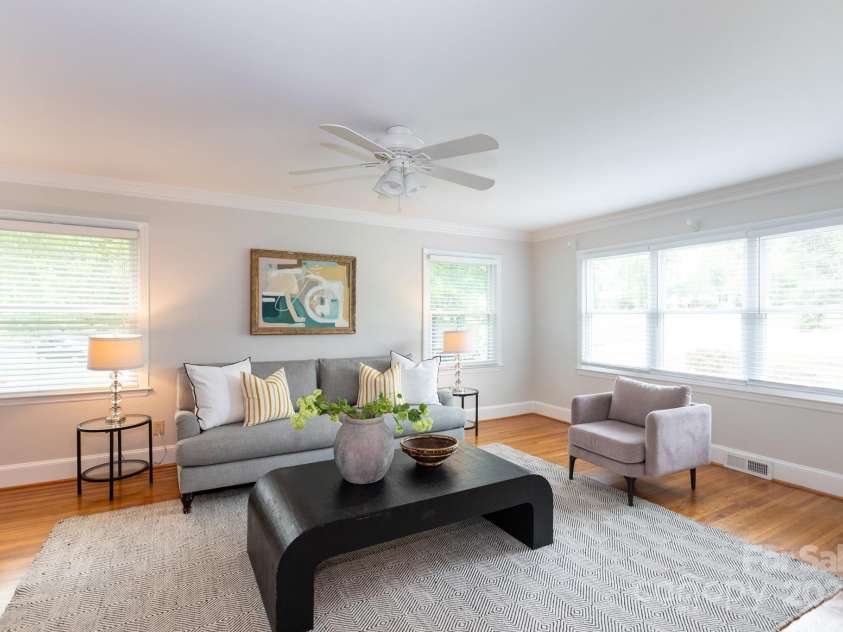4643 Addison Drive, Charlotte, NC 28211.  MLS# CAR4287525, YatesRealty ID 30992. 