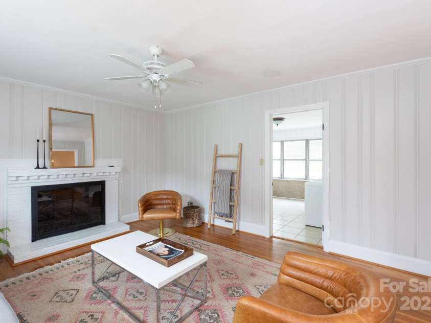 4643 Addison Drive, Charlotte, NC 28211.  MLS# CAR4287525, YatesRealty ID 30992. 