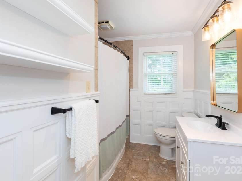 4643 Addison Drive, Charlotte, NC 28211.  MLS# CAR4287525, YatesRealty ID 30992. 
