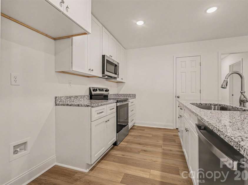 160 Parris Road, Blacksburg, SC 29702.  MLS# CAR4393946, YatesRealty ID 30995. 