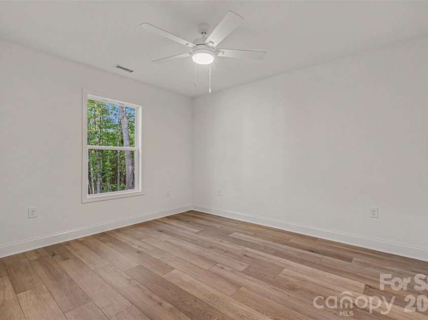 160 Parris Road, Blacksburg, SC 29702.  MLS# CAR4393946, YatesRealty ID 30995. 