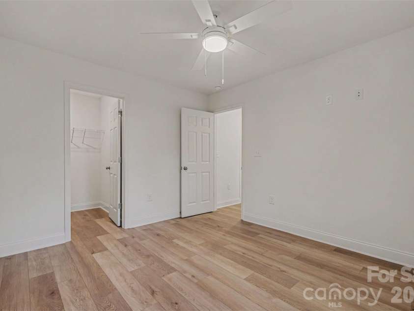 160 Parris Road, Blacksburg, SC 29702.  MLS# CAR4393946, YatesRealty ID 30995. 