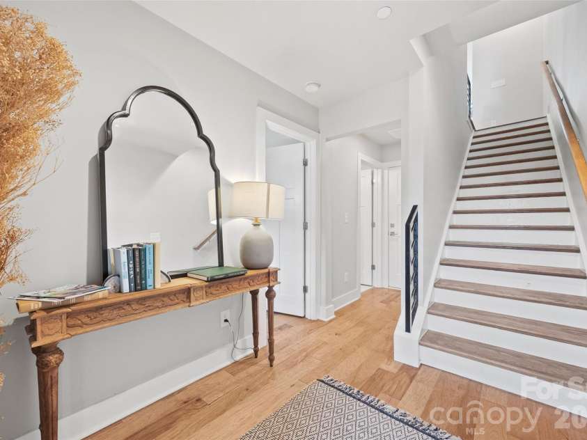 2014 Bryant Park Drive, Charlotte, NC 28208.  MLS# CAR4394219, YatesRealty ID 30996. 