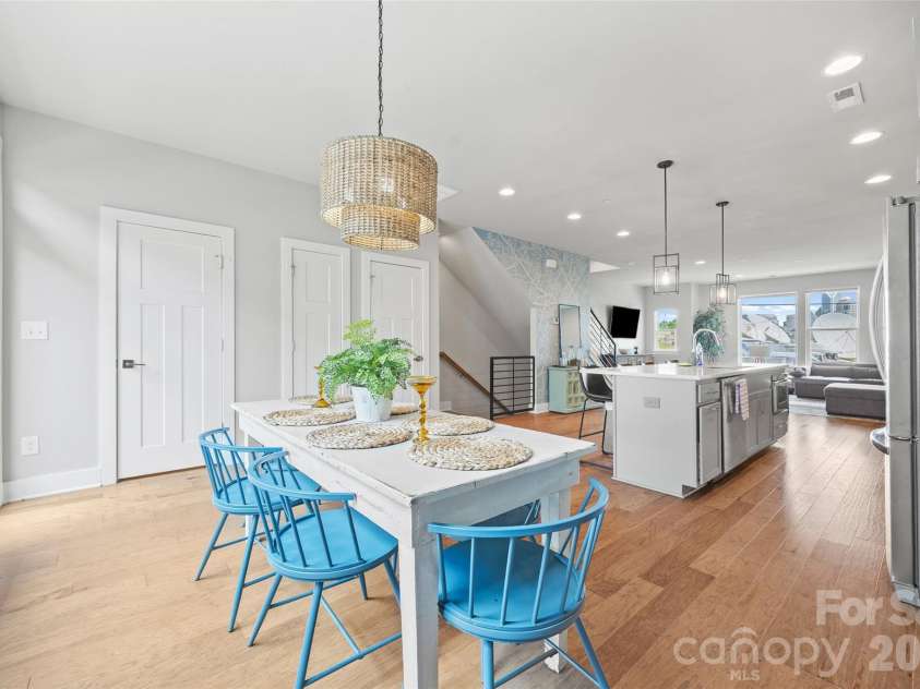 2014 Bryant Park Drive, Charlotte, NC 28208.  MLS# CAR4394219, YatesRealty ID 30996. 