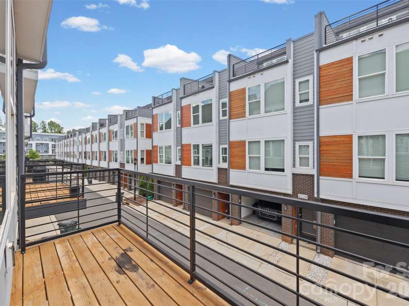 2014 Bryant Park Drive, Charlotte, NC 28208.  MLS# CAR4394219, YatesRealty ID 30996. 