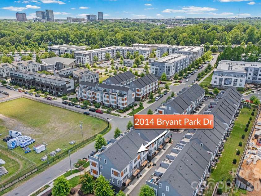 2014 Bryant Park Drive, Charlotte, NC 28208.  MLS# CAR4394219, YatesRealty ID 30996. 